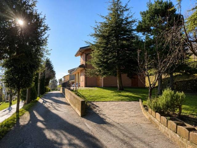 Villa in vendita a Montefalcone Appennino FM