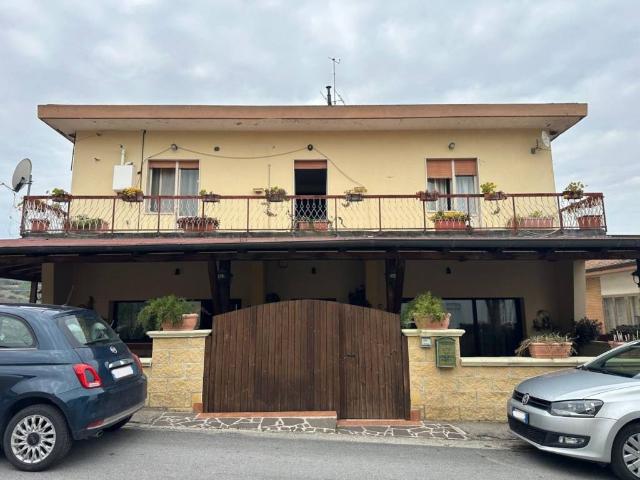 Villa in vendita a Montefino TE