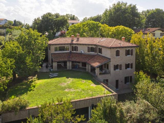 Villa in vendita a Montefiore Conca RN
