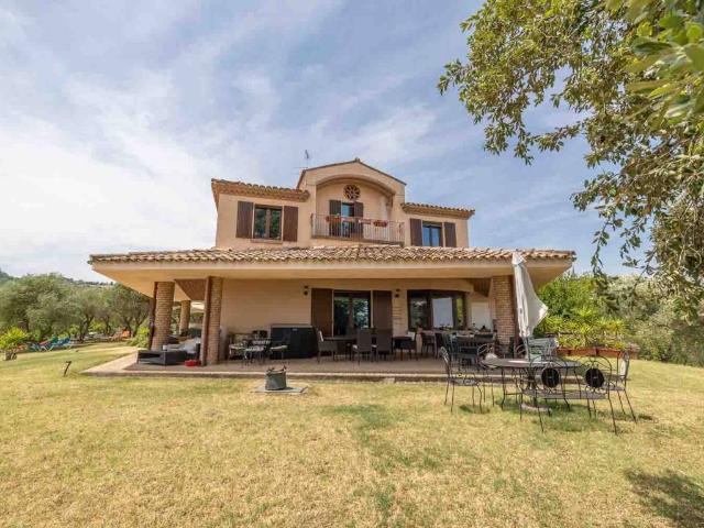 Villa in vendita a Montefiore Conca RN