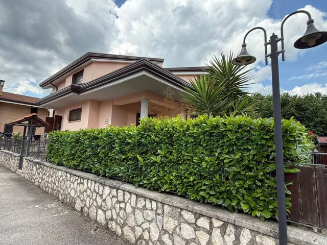 Villa in vendita a Monteforte Irpino