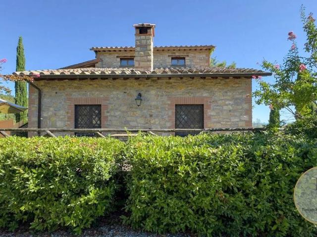 Villa in vendita a Montegabbione TR