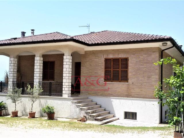 Villa in vendita a Montegiorgio, Campagna