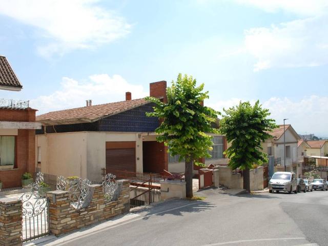 Villa in vendita a Montegranaro FM