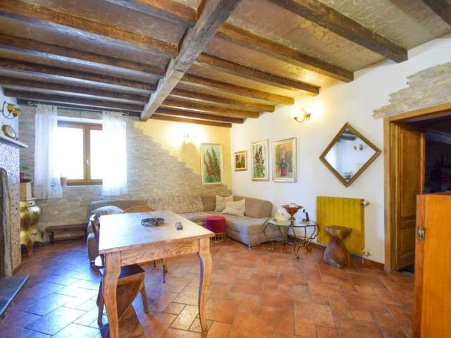 Villa in vendita a Montegrino Valtravaglia VA
