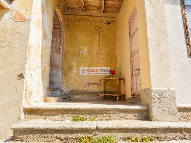 Villa in vendita a Montegrino Valtravaglia VA