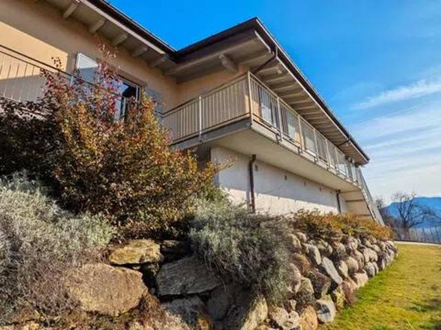 Villa in vendita a Montegrino Valtravaglia VA