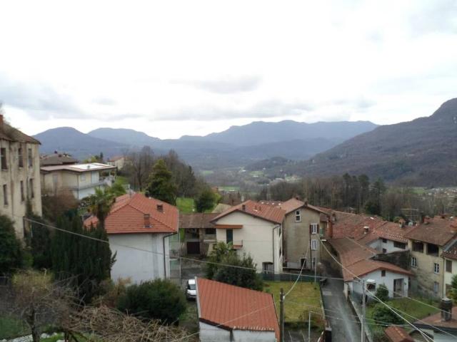 Villa in vendita a Montegrino Valtravaglia VA