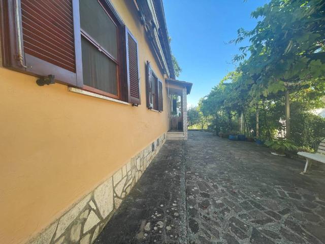 Villa in vendita a Montelanico RM