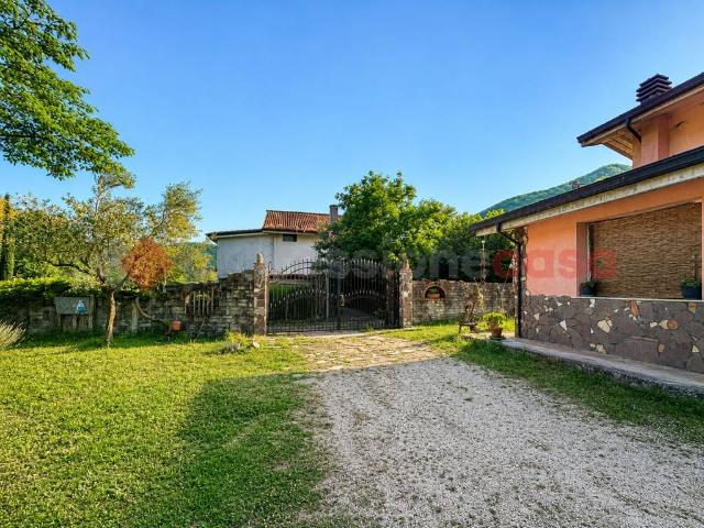 Villa in vendita a Montelanico RM