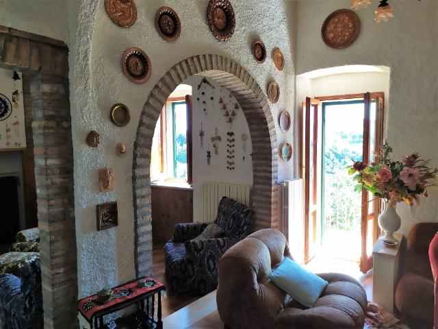 Villa in vendita a Monteleone d'Orvieto TR
