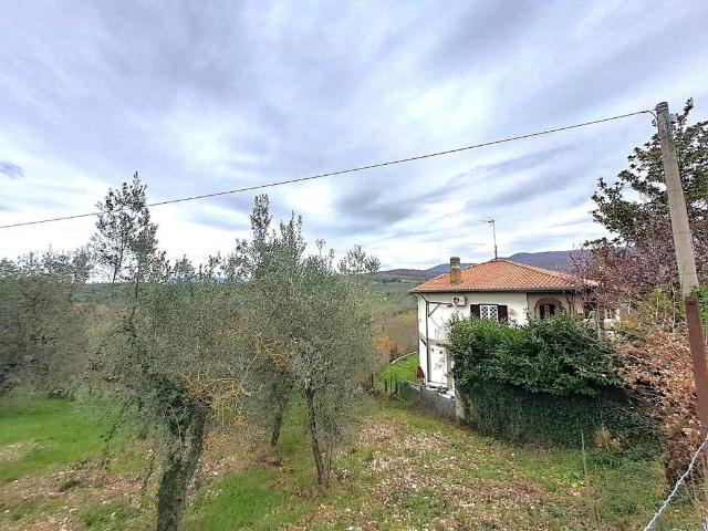 Villa in vendita a Monteleone Sabino RI