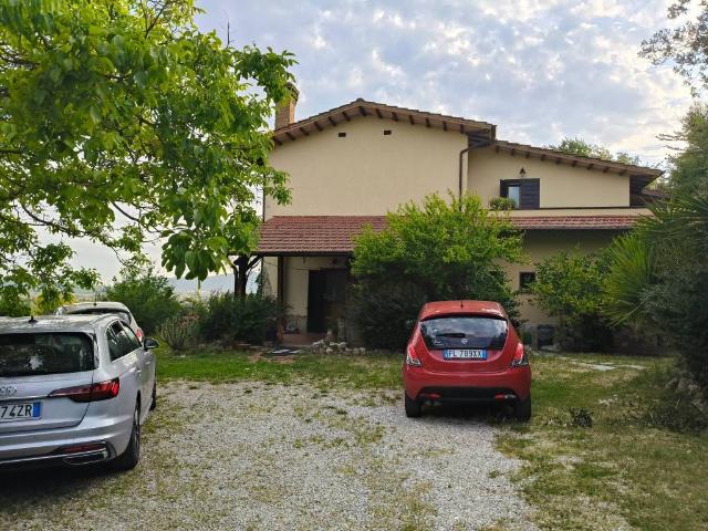 Villa in vendita a Monteleone Sabino RI