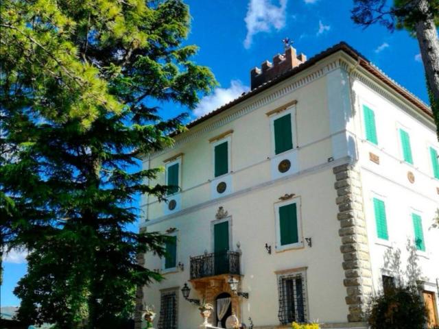 Villa in vendita a Monteleone Sabino RI