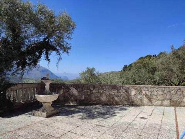 Villa in vendita a Montelepre PA