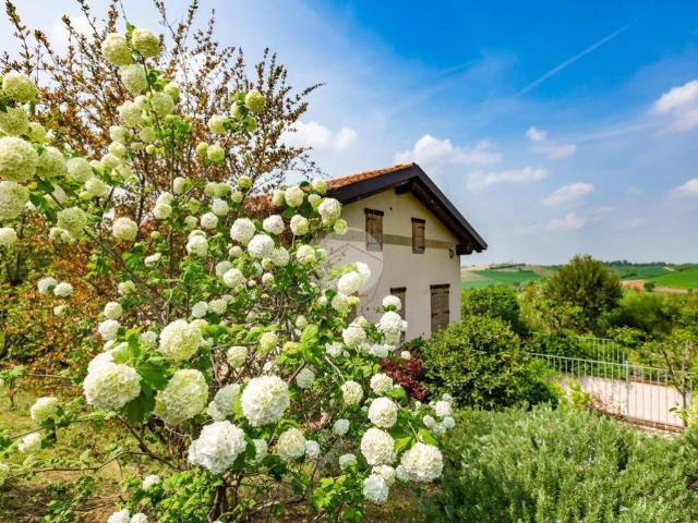 Villa in vendita a Montemagno AT