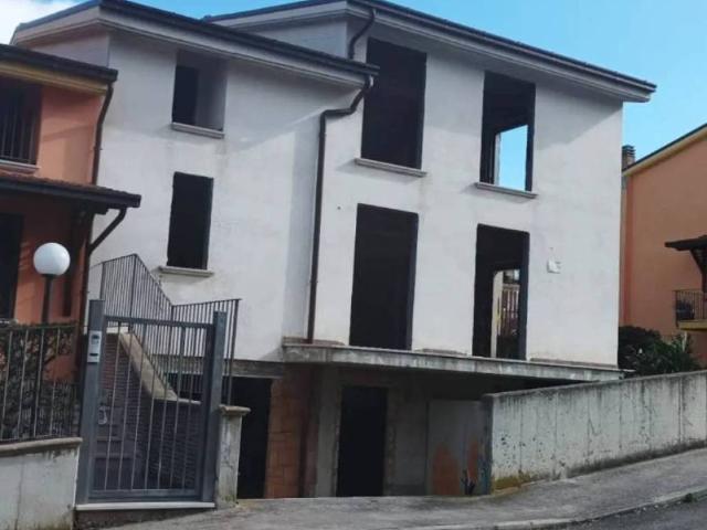 Villa in vendita a Montenero di Bisaccia CB
