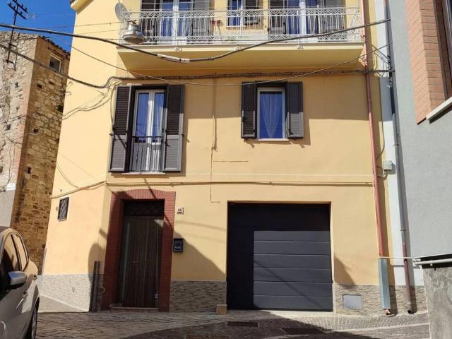 Villa in vendita a Montenero di Bisaccia CB