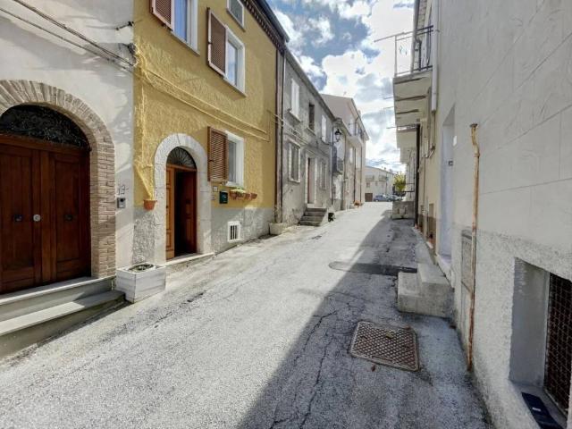 Villa in vendita a Montenerodomo CH
