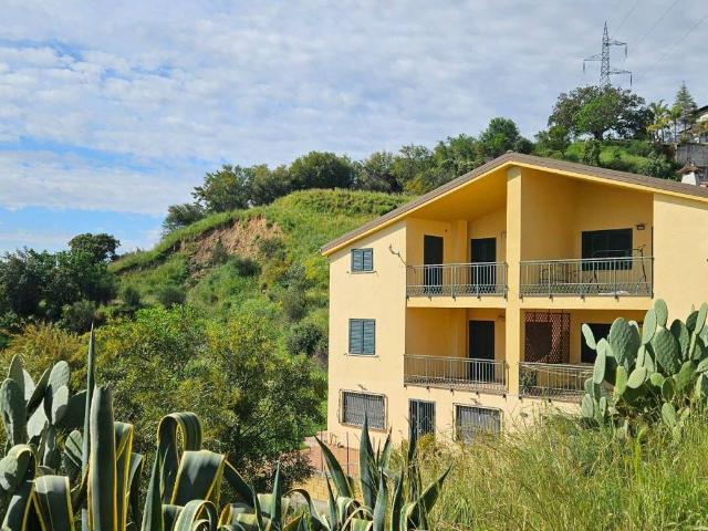 Villa in vendita a Montepaone CZ