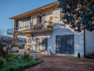 Villa in vendita a Monteroni d'Arbia SI