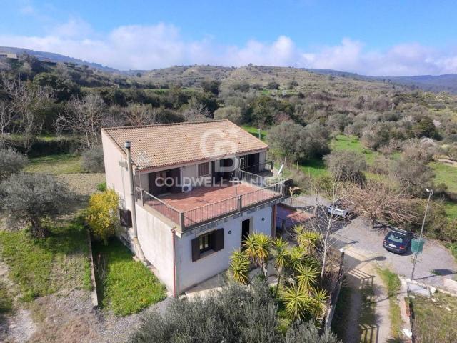 Villa in vendita a Monterosso Almo RG
