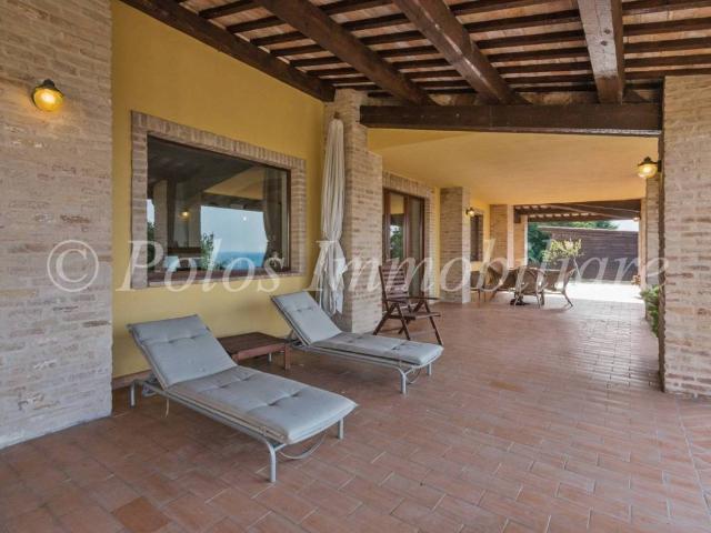 Villa in vendita a Monterubbiano FM