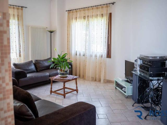 Villa in vendita a Montescudo Montecolombo RN