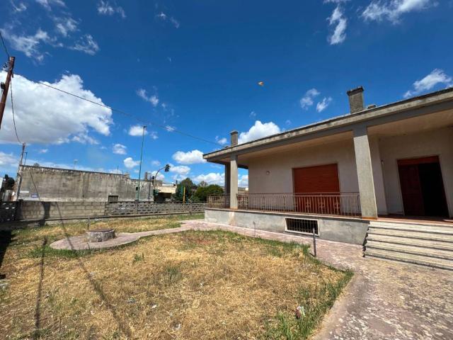 Villa in vendita a Montesano Salentino LE