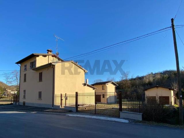 Villa in vendita a Montesegale PV