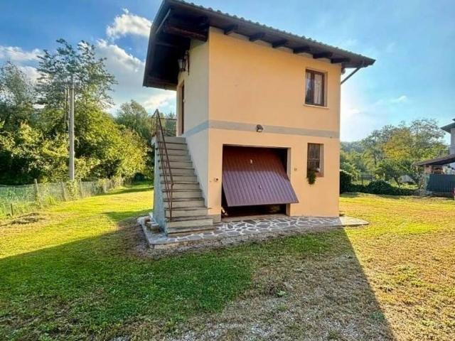 Villa in vendita a Montesegale PV