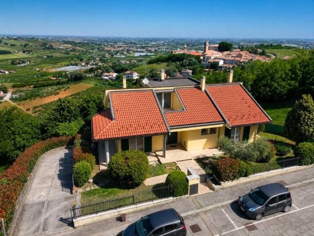 Villa in vendita a Montiano FC