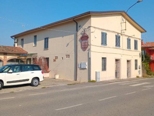 Villa in vendita a Monticelli d'Ongina PC