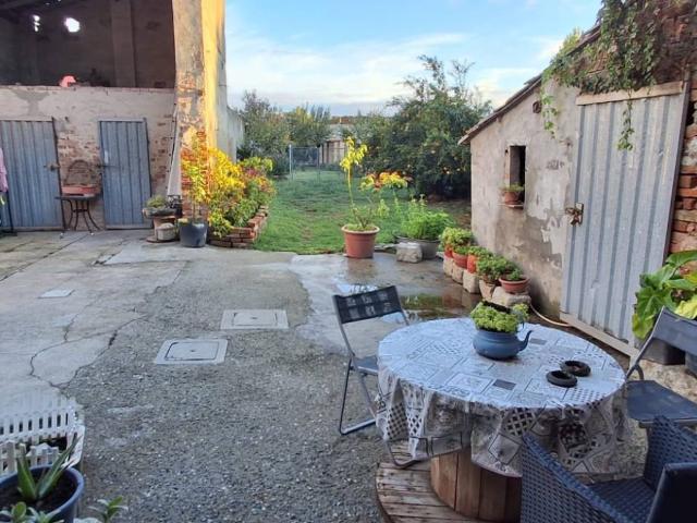 Villa in vendita a Monticelli d'Ongina PC