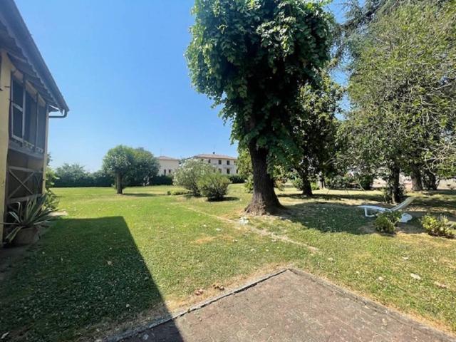 Villa in vendita a Monticelli d'Ongina PC