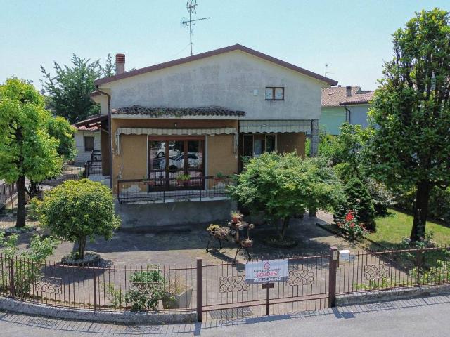 Villa in vendita a Montichiari BS