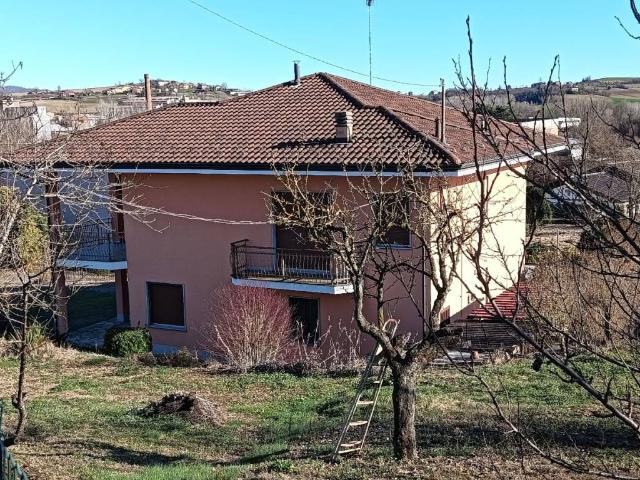 Villa in vendita a Montiglio Monferrato AT