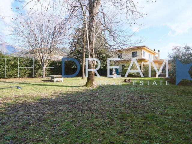 Villa in vendita a Montignoso