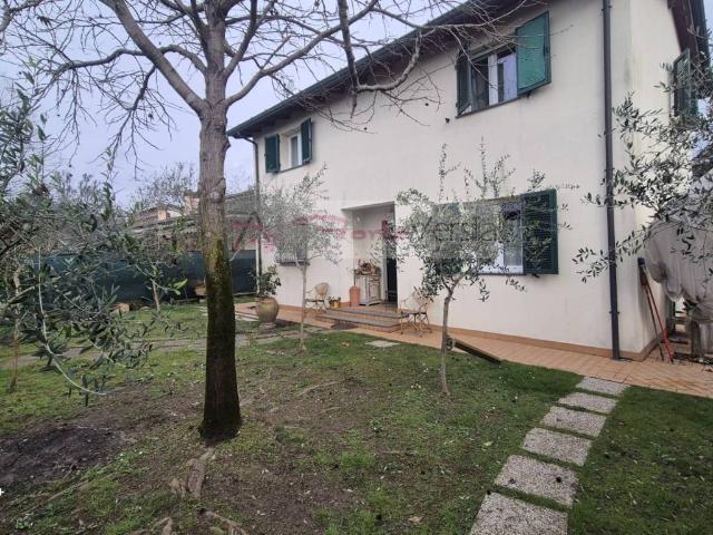 Villa in vendita a Montignoso MS