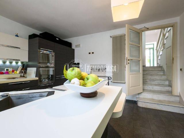 Villa in vendita a Montignoso MS