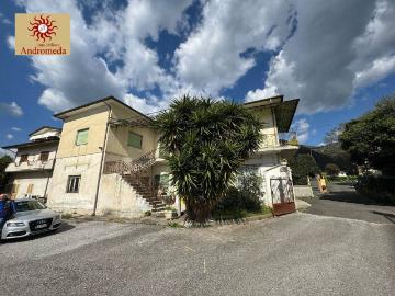 Villa in vendita a Montignoso MS