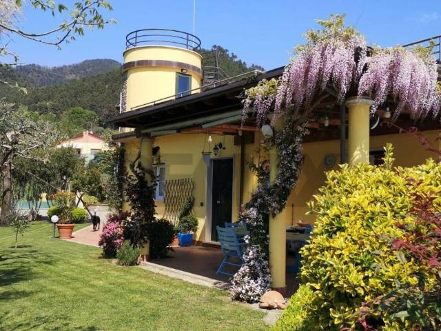 Villa in vendita a Montignoso MS