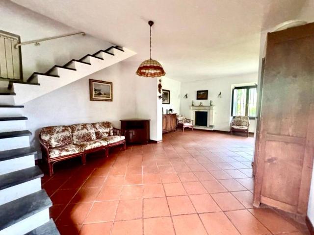 Villa in vendita a Montignoso MS