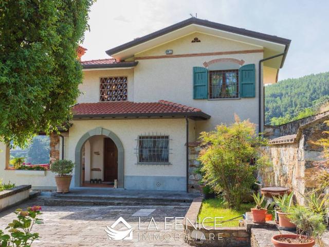 Villa in vendita a Montignoso MS