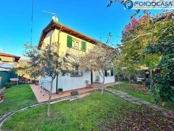Villa in vendita a Montignoso MS