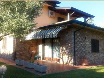 Villa in vendita a Montignoso MS
