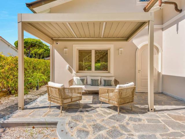 Villa in vendita a Montignoso MS