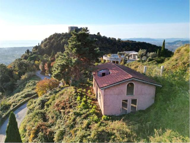 Villa in vendita a Montignoso MS