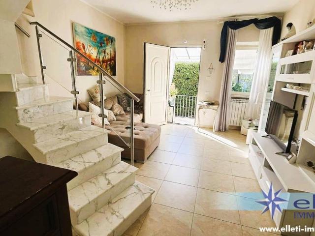 Villa in vendita a Montignoso MS