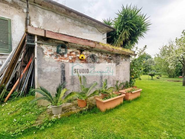 Villa in vendita a Montignoso MS